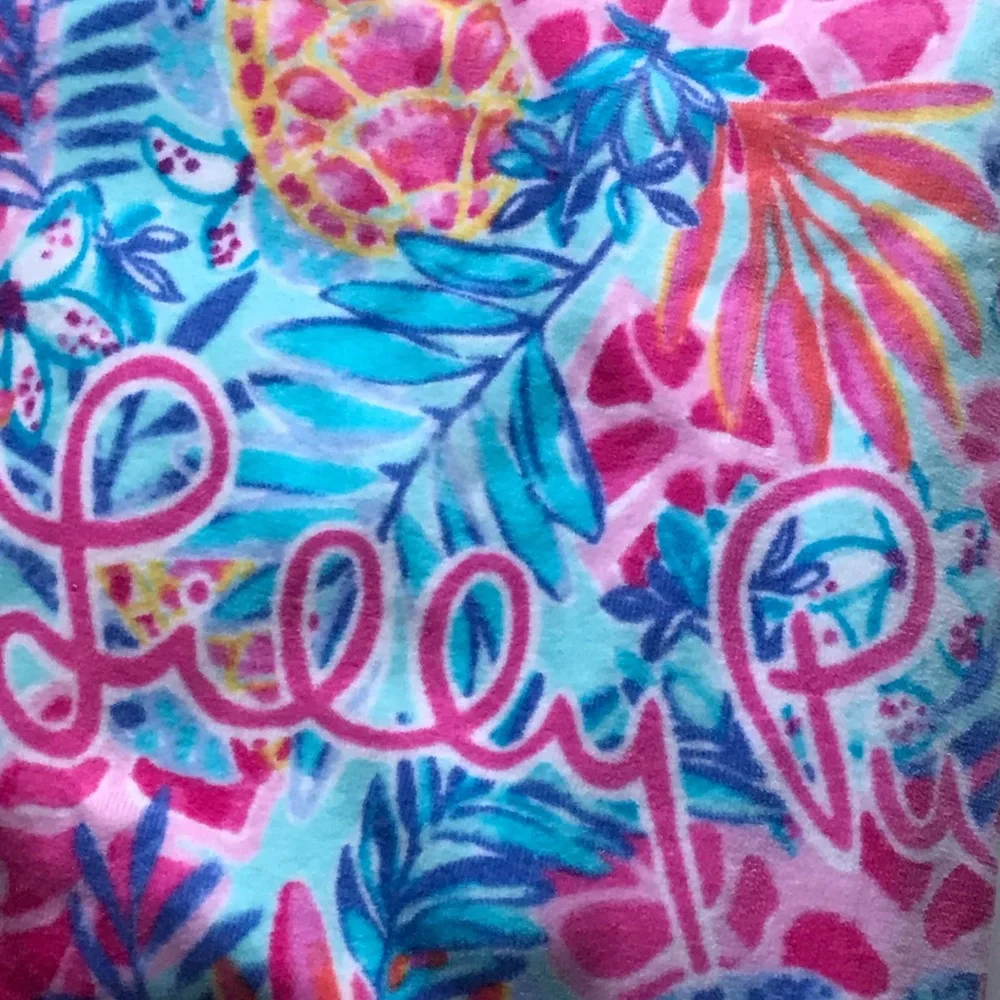 NEW Lilly Pulitzer Large Shell Beach Towel Rainforest Retreat Sea Glass 60”x60”
